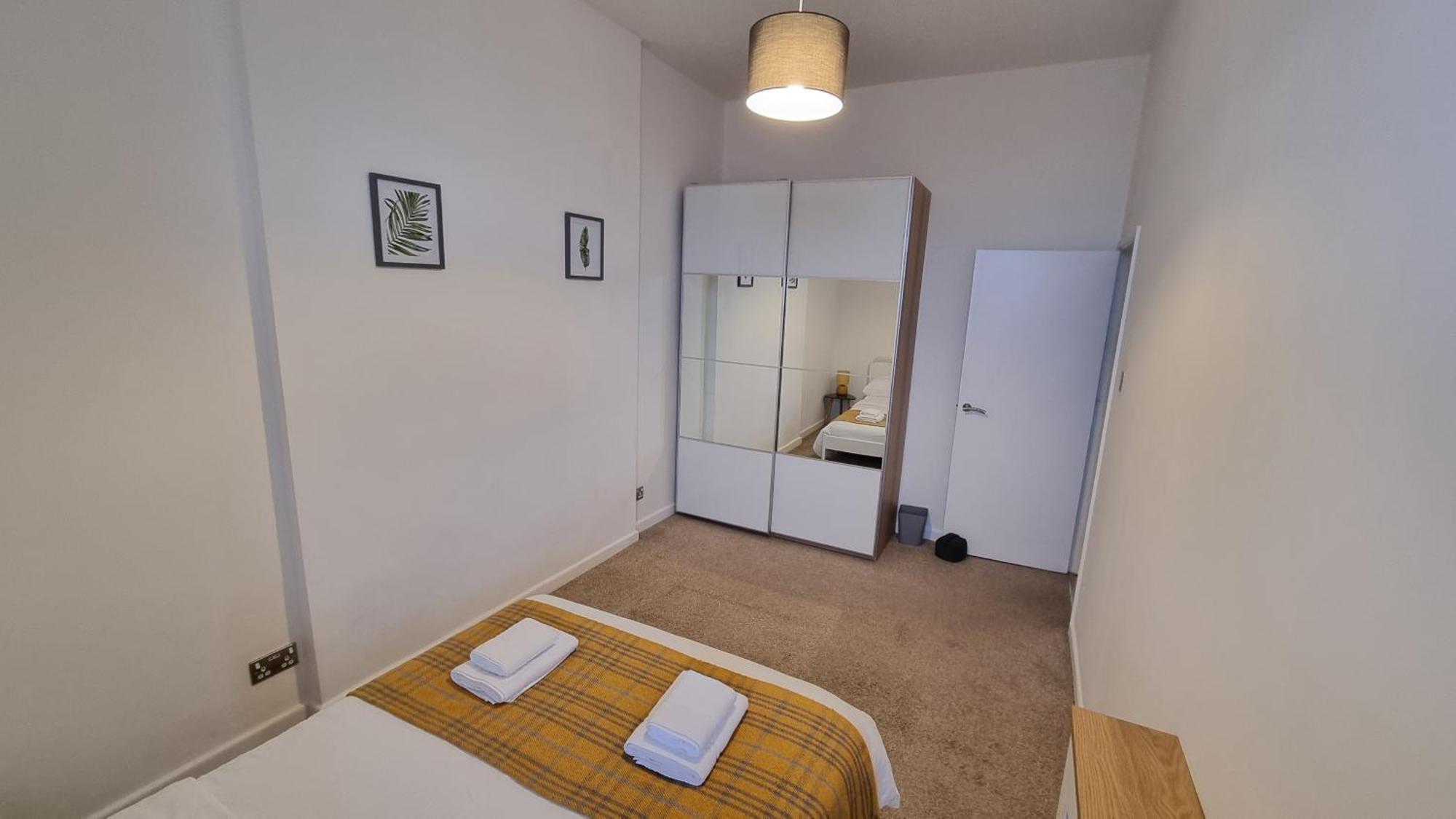 Southsea Escape - Coastal Holiday Apartment - 2 Double Bedrooms Portsmouth Exterior photo